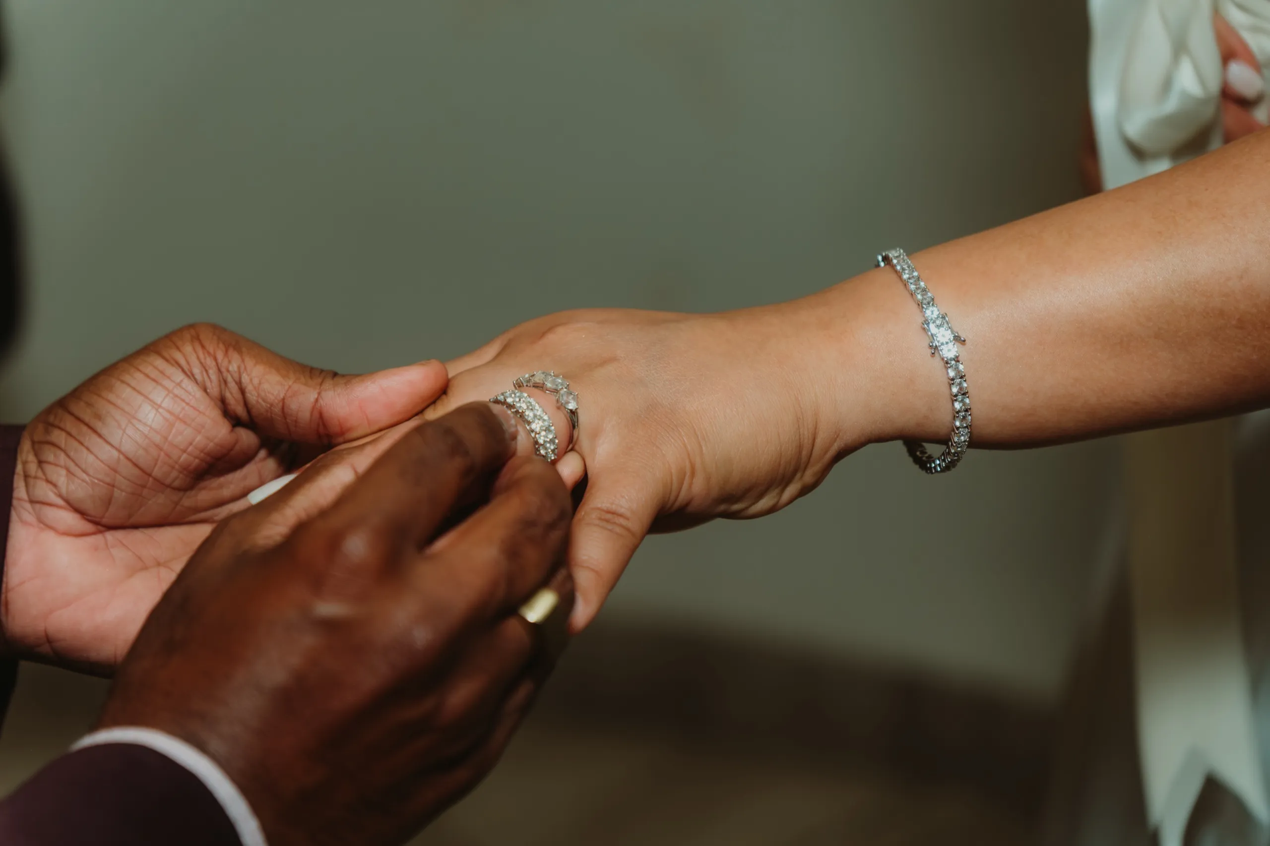 Anushka + Anthony, Toronto City Hall, Toronto photography by AD Photography
